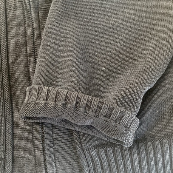 Dockers knit zip up sweater XL damage at cuff - Picture 8 of 8